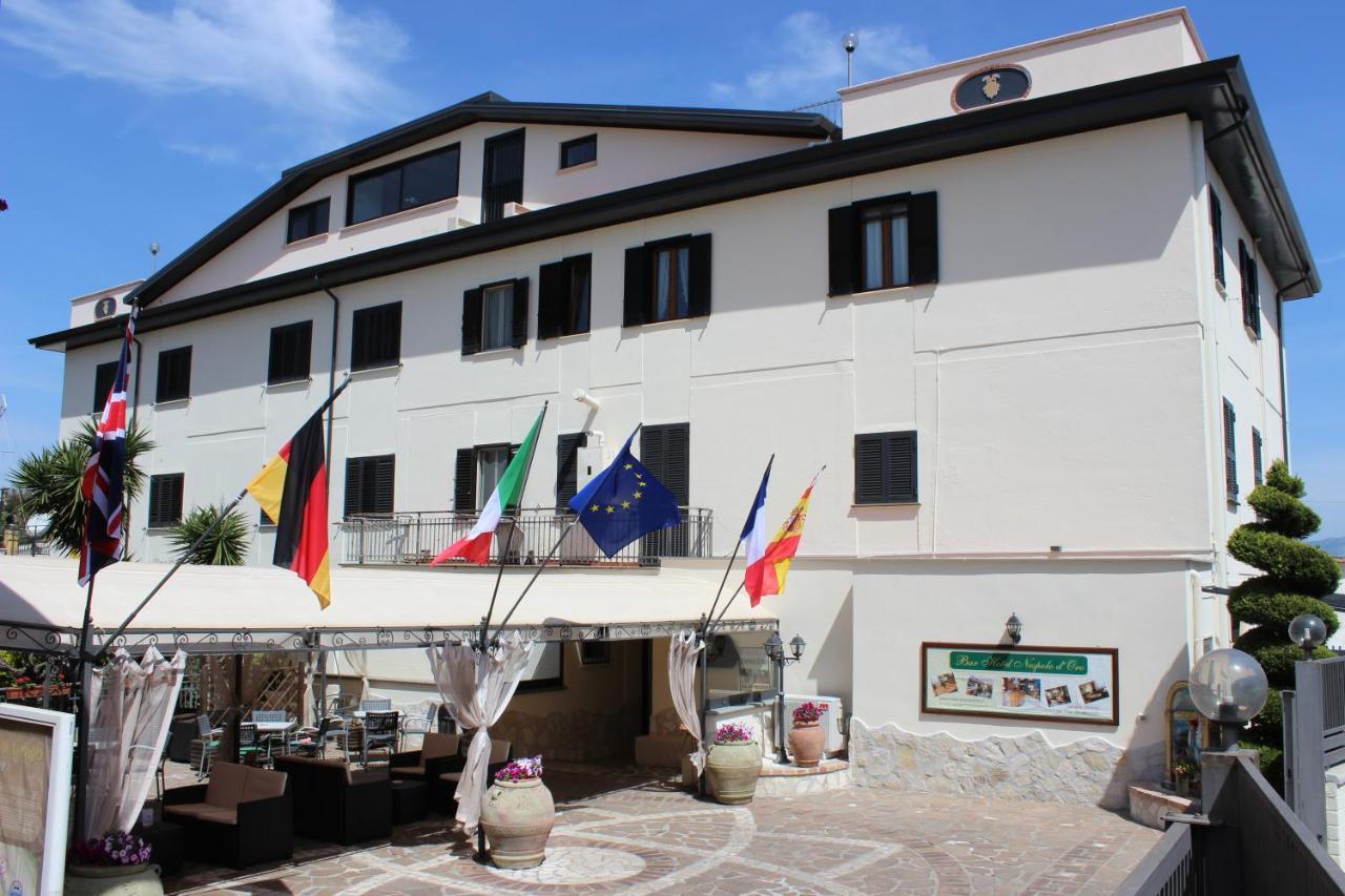 Hotel Nespolo D'Oro Lariano Bagian luar foto