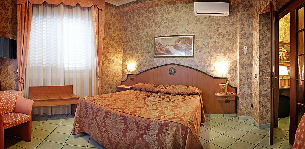 Hotel Nespolo D'Oro Lariano Ruang foto